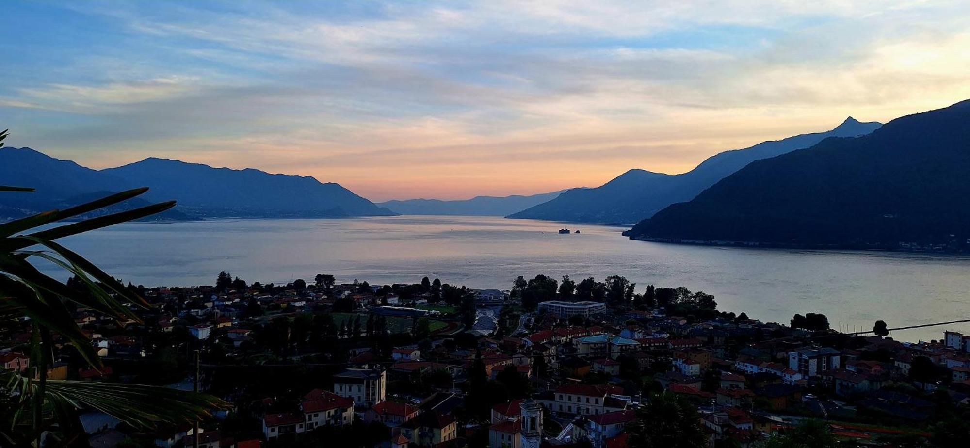 Sole & Lago-Lake Maccagno Extérieur photo