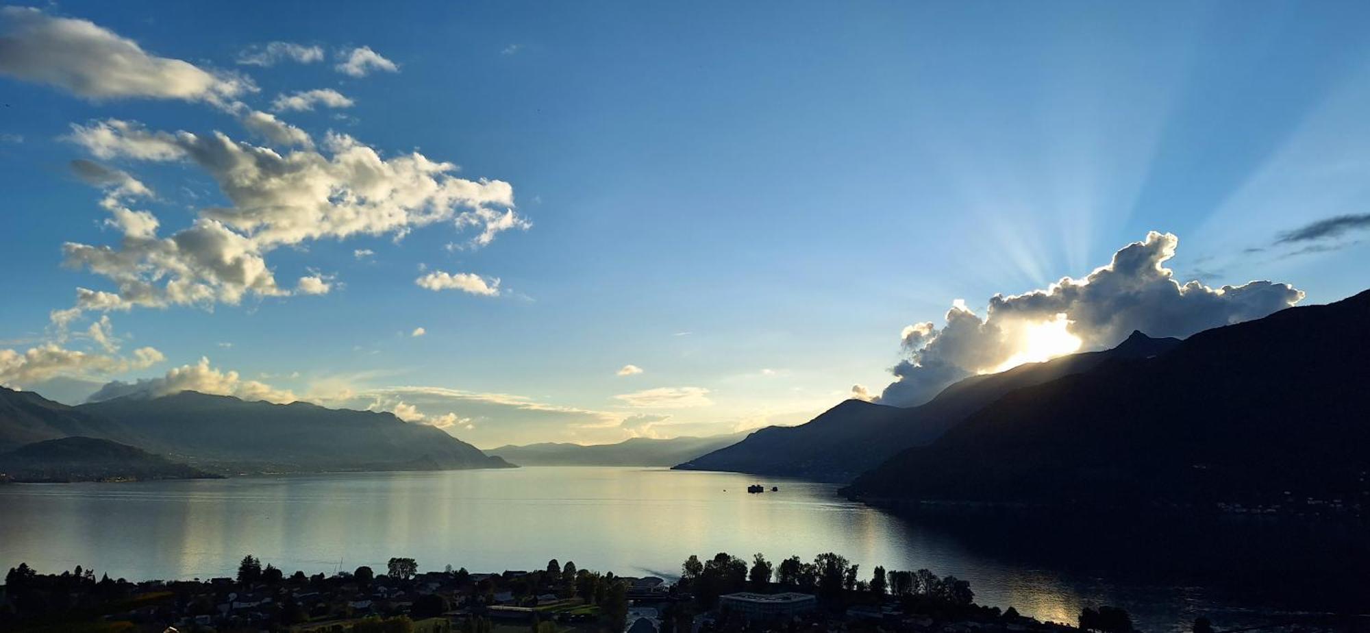 Sole & Lago-Lake Maccagno Extérieur photo